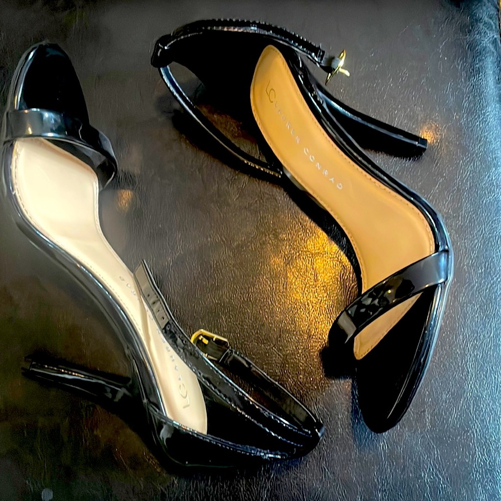 Women’s Size 7 4” Lauren Condrad Black Strappy Heel Sandals